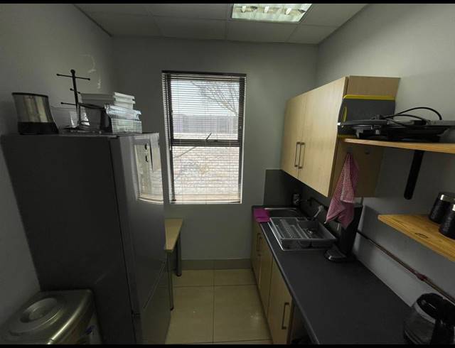 BUSINESS PROPERTY TO RENT IN MIDSTREAM ESTATE